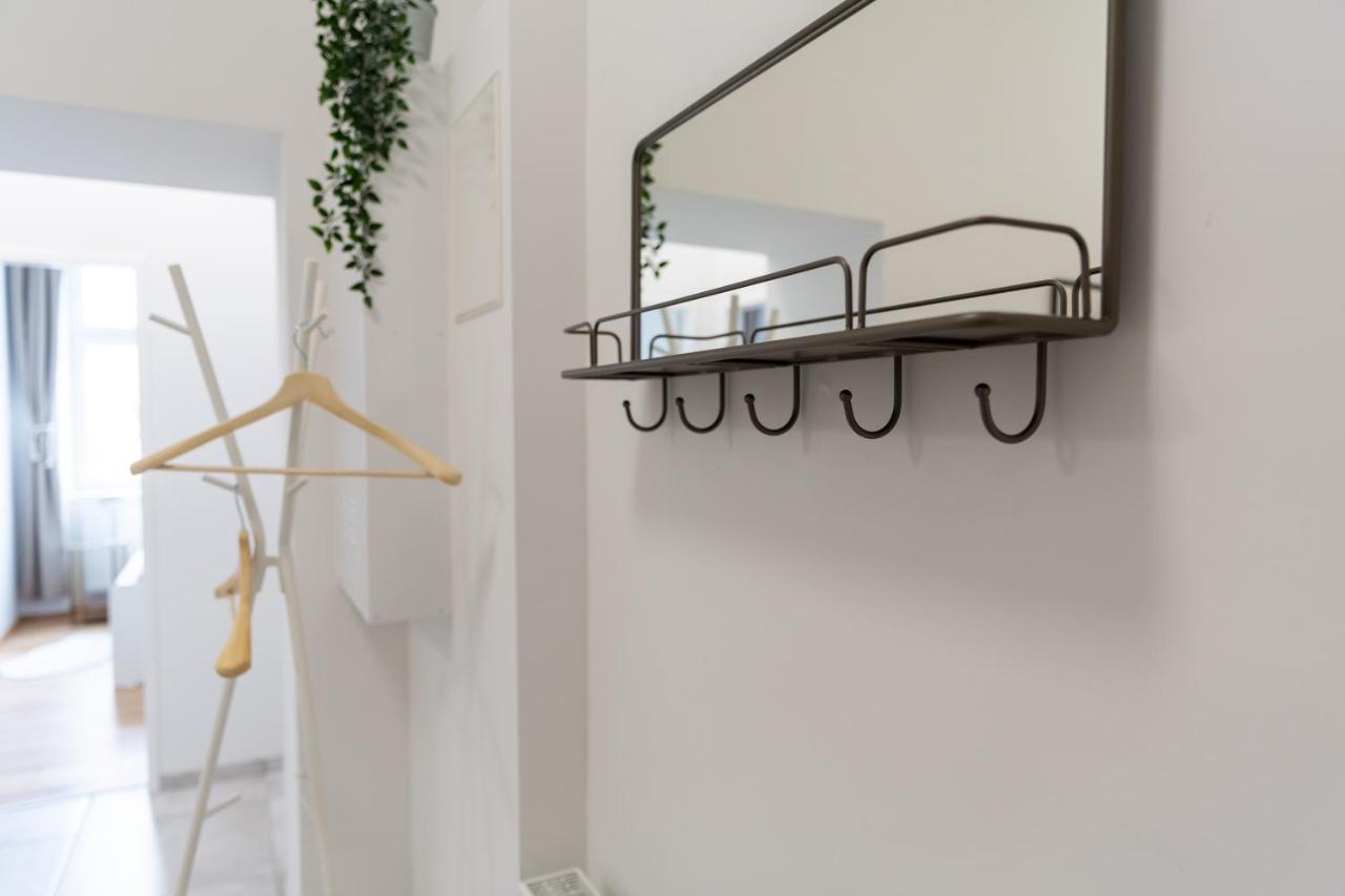 Cozy, Generous City Apartment - 10 Min To City-Centre - Contactless 24H Check-In Wien Exteriör bild